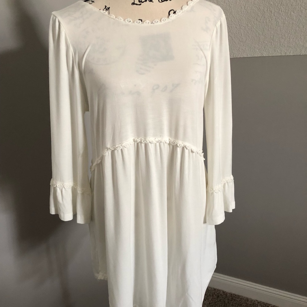 White casual top
